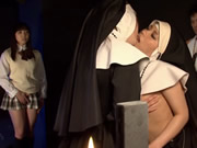 日本兩個修女享受熱吻互舔穴